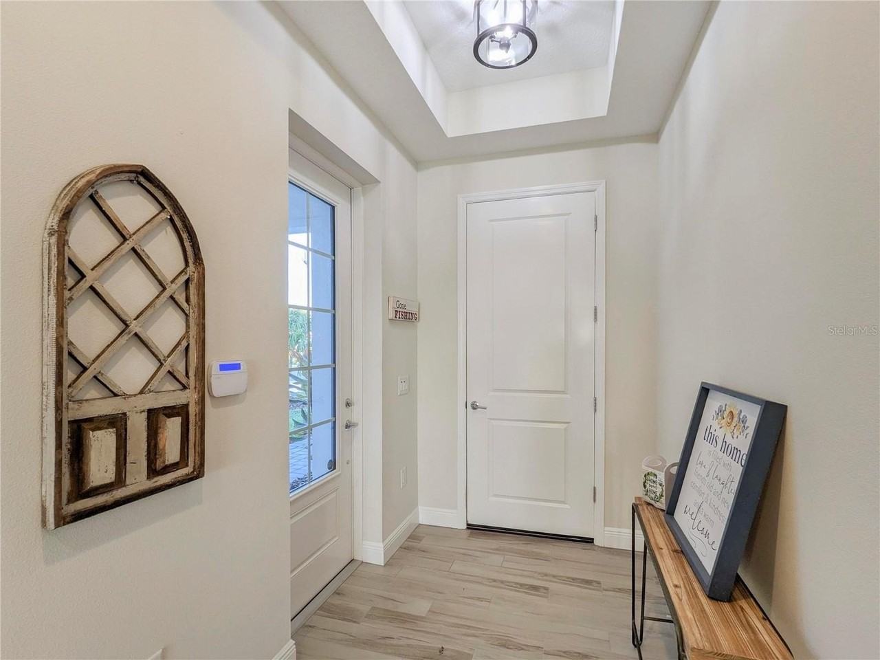 1045 Crosswind Ave - Photo 4 of 50