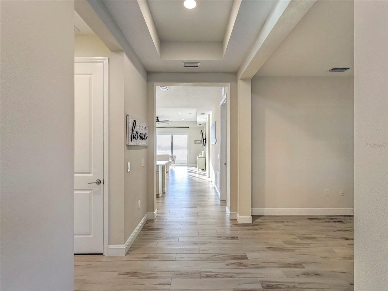 1045 Crosswind Ave - Photo 5 of 50