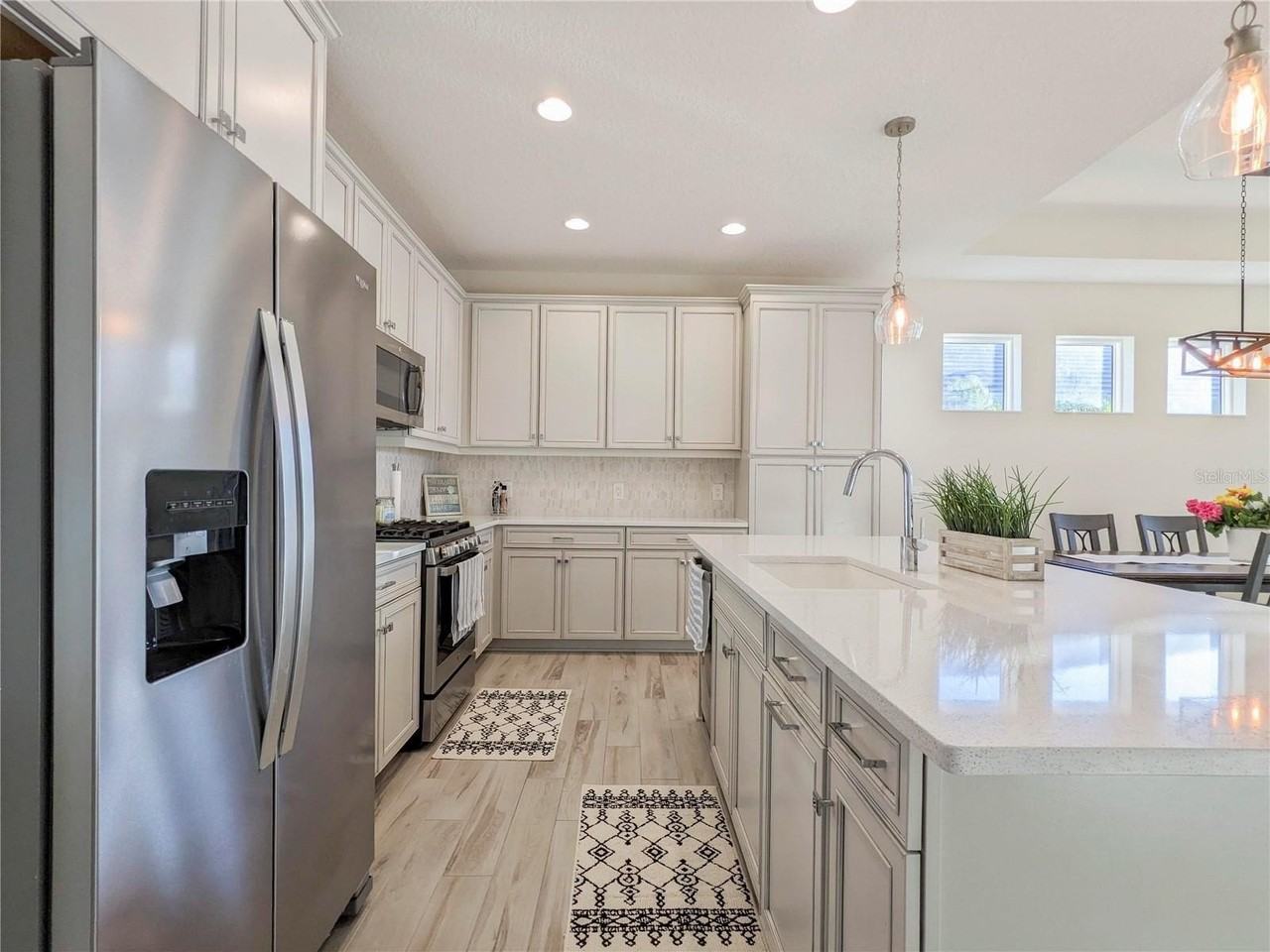 1045 Crosswind Ave - Photo 7 of 50