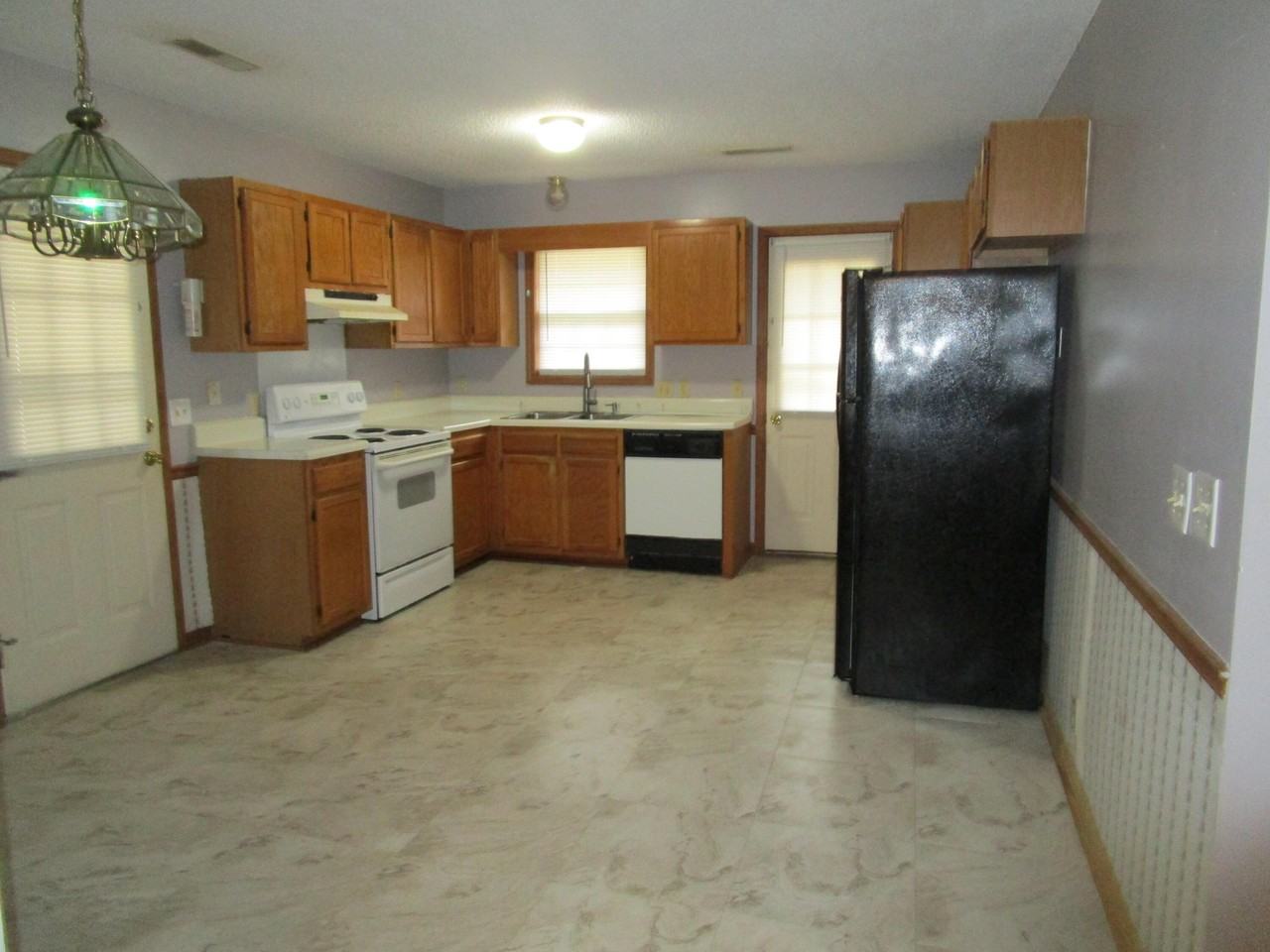 1030 Nottingham Dr - Photo 6 of 14