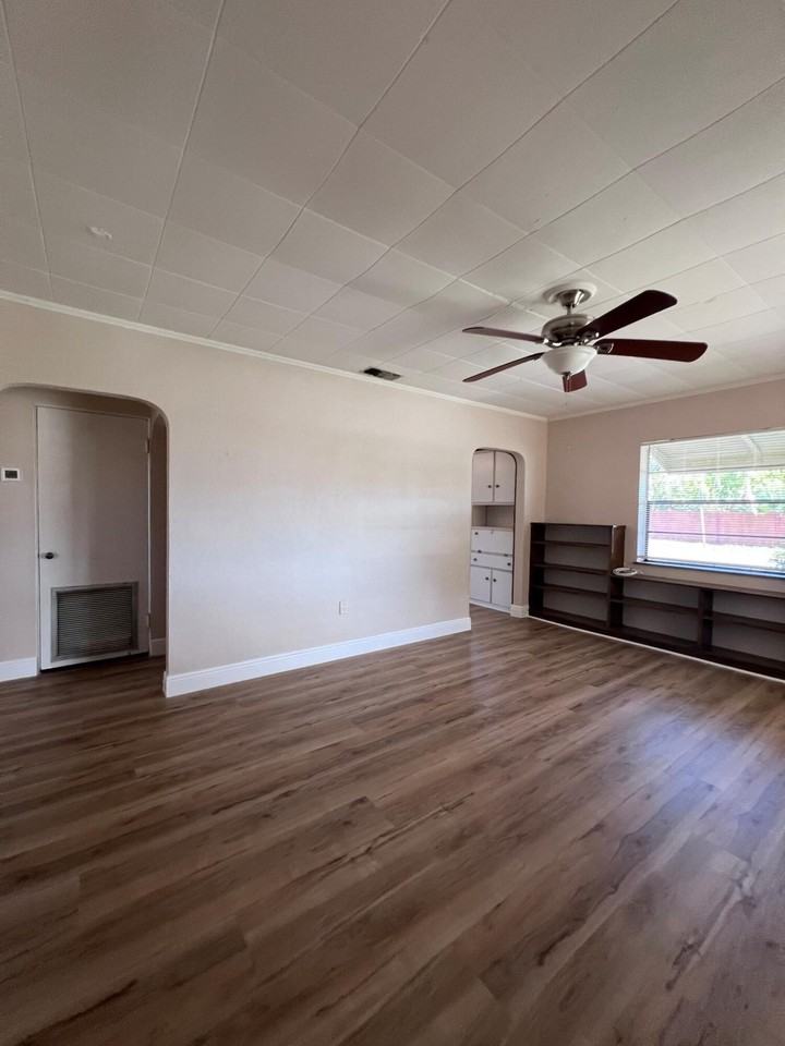 4310 Mount Vernon Ave - Photo 5 of 15