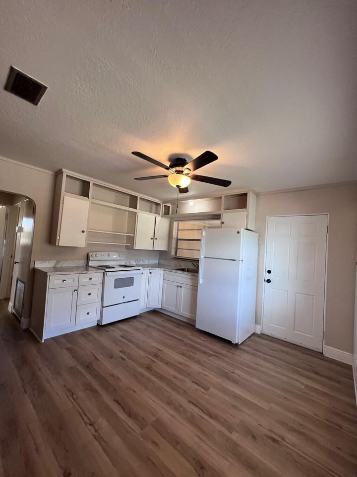 4310 Mount Vernon Ave - Photo 7 of 15