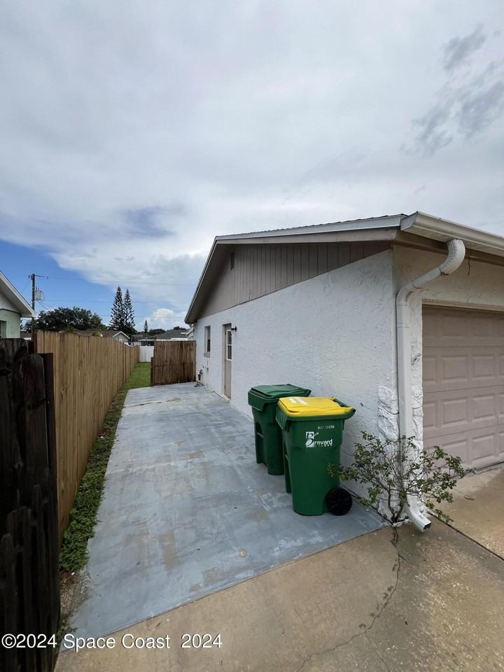 219 Capron Rd - Photo 2 of 21