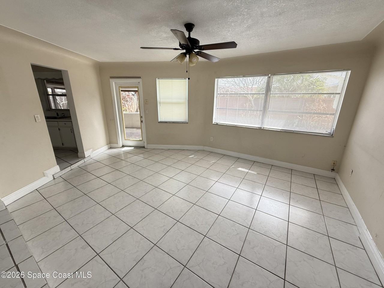 485 Sabal Ave - Photo 4 of 15