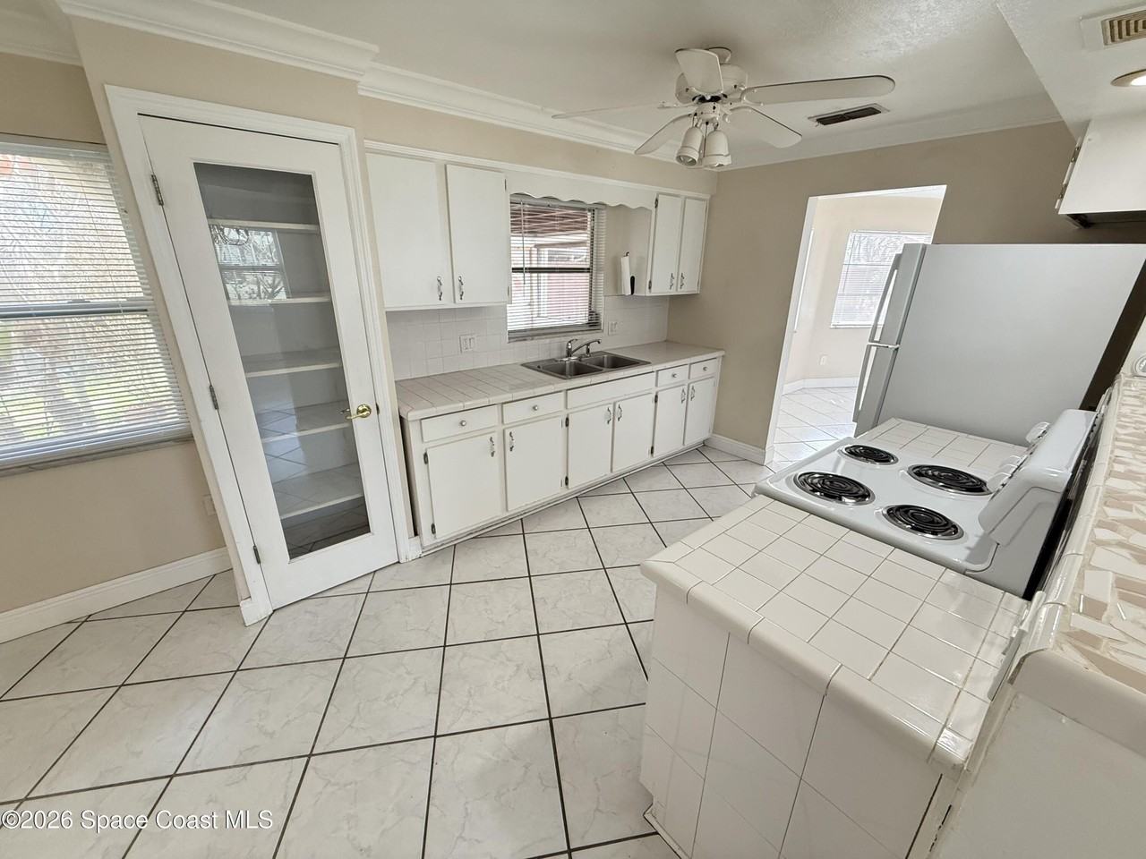 485 Sabal Ave - Photo 5 of 15