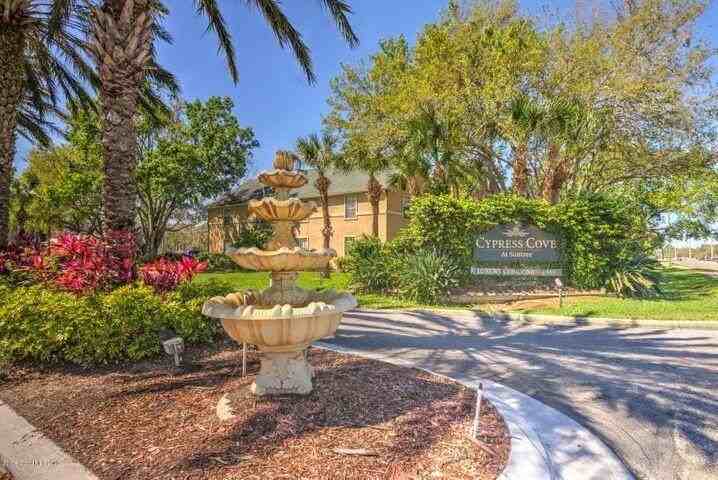 7667 N Wickham Rd Apt 613 - Photo 2 of 18