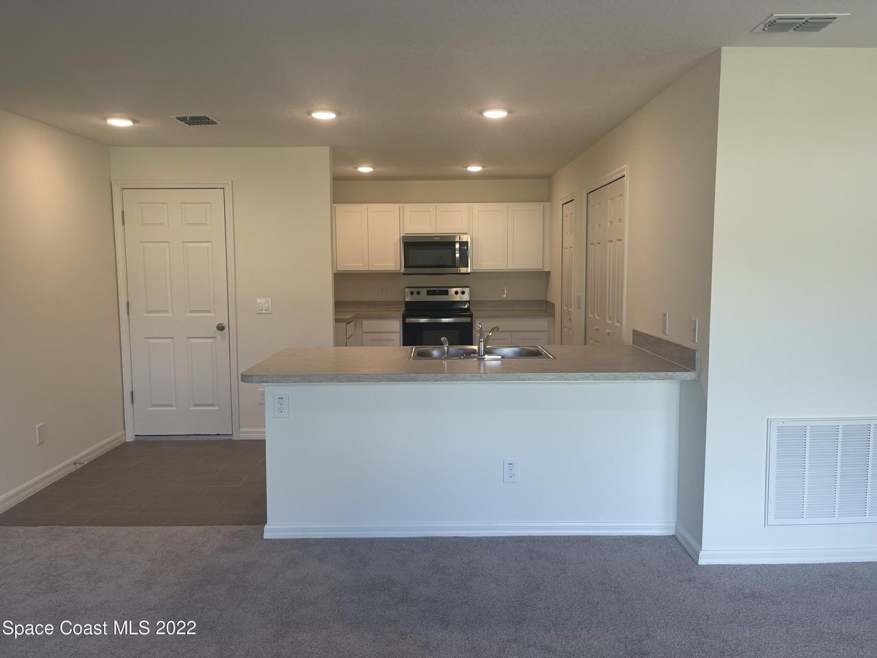 1215 Hastings Rd Sw - Photo 4 of 16