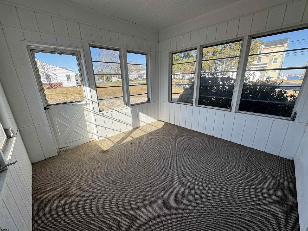 106 Harbor Rd - Photo 2 of 11