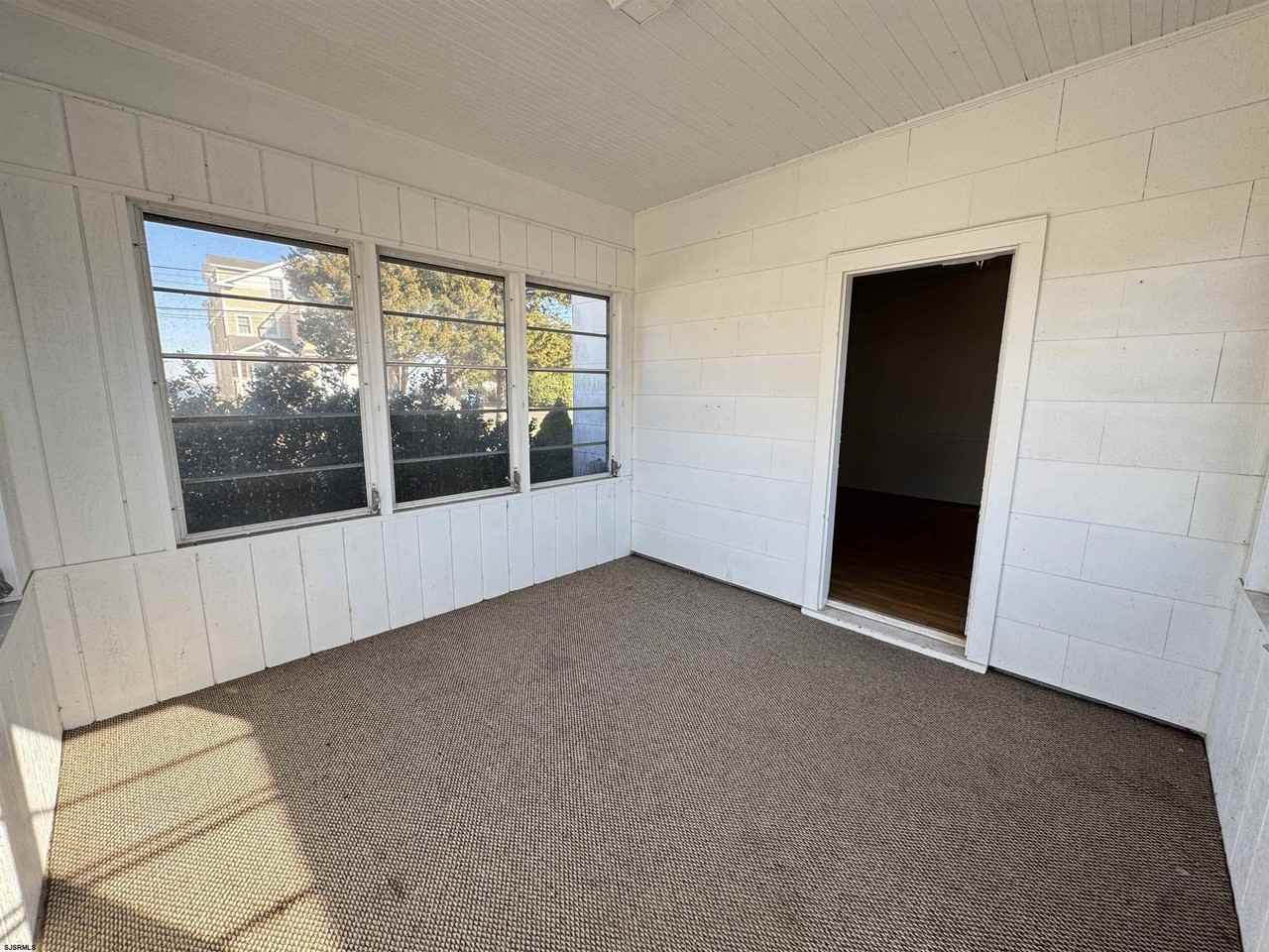 106 Harbor Rd - Photo 3 of 11