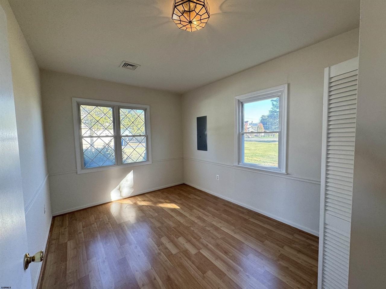 106 Harbor Rd - Photo 7 of 11