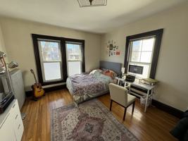 featured image of 211 Holland St #2