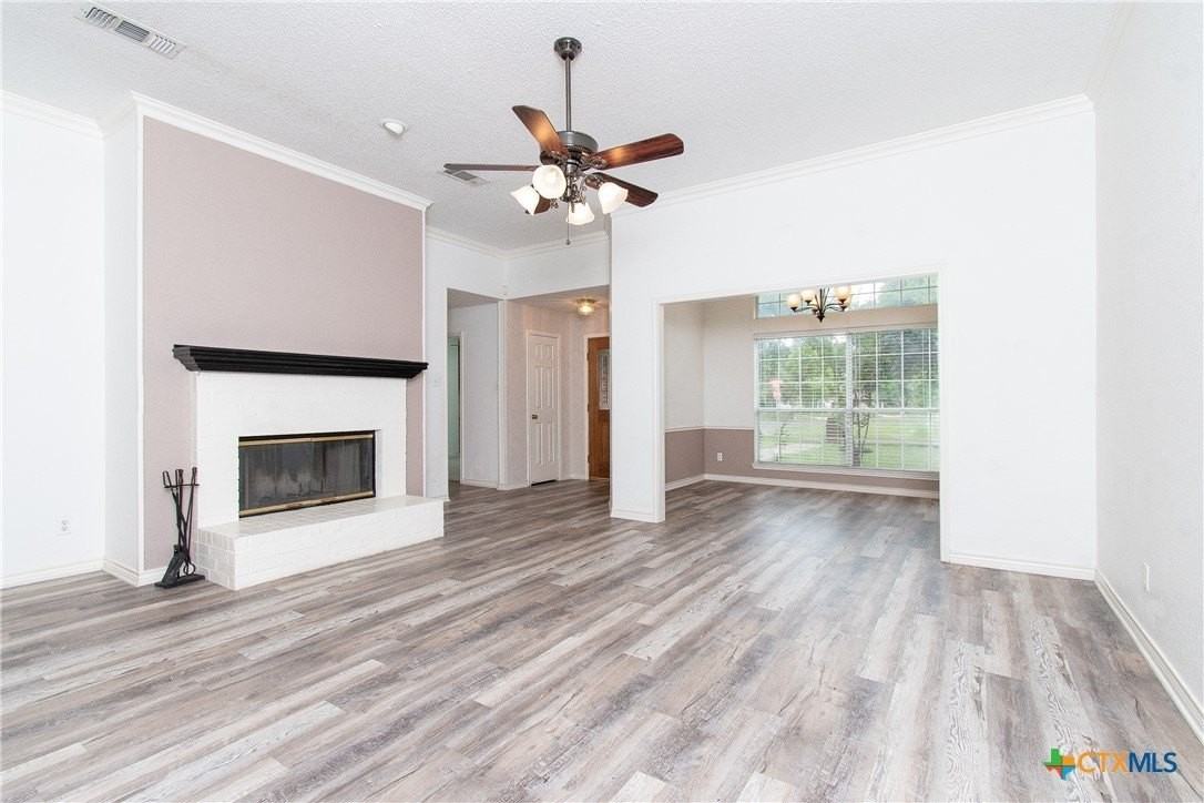 524 Neches St - Photo 5 of 23