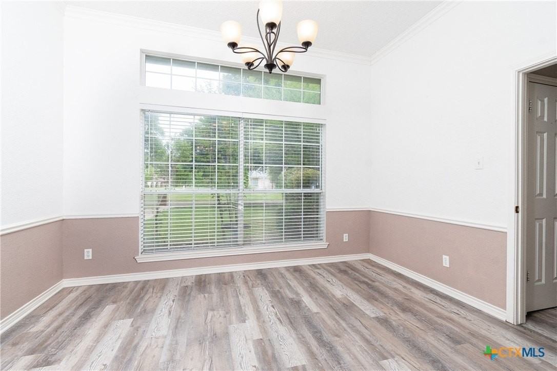 524 Neches St - Photo 7 of 23