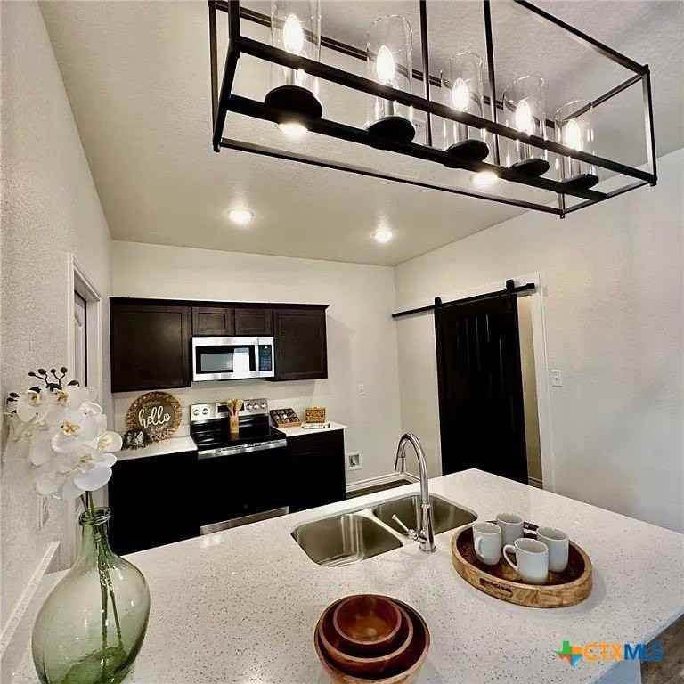 5209 White Rose Dr - Photo 2 of 5