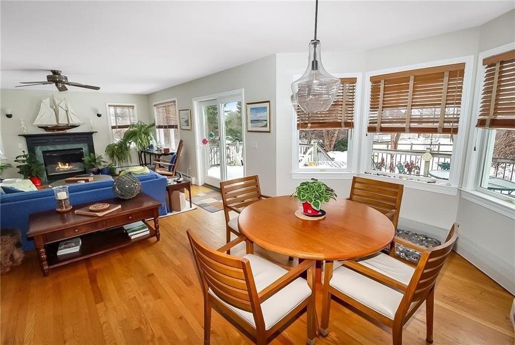 641 Middle Rd - Photo 6 of 25