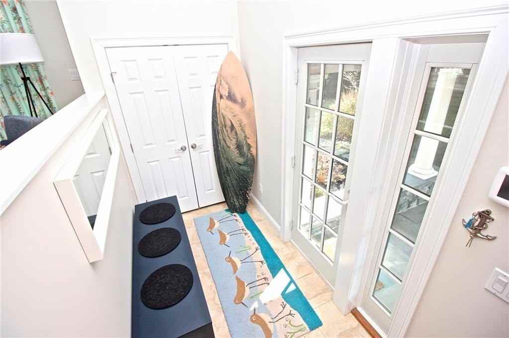 190 Coggeshall Ave - Photo 5 of 50