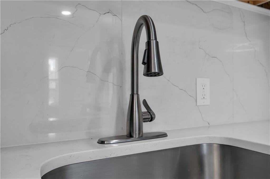 255 Pearl St Unit 1 - Photo 7 of 18