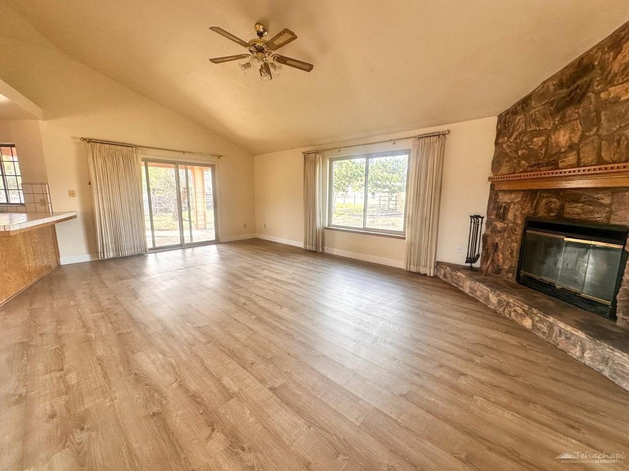 23451 Mashie Ct - Photo 5 of 16