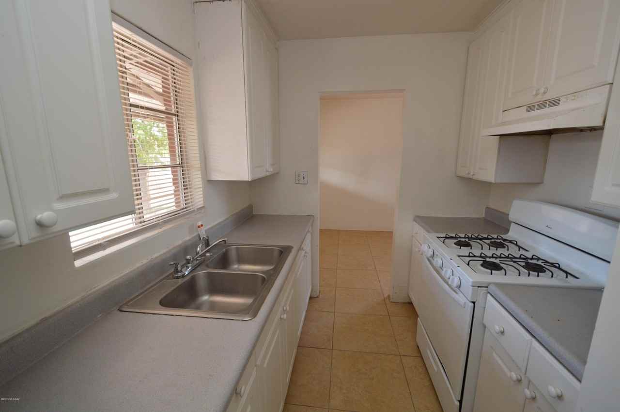 4650 E 19th St - Photo 4 of 9