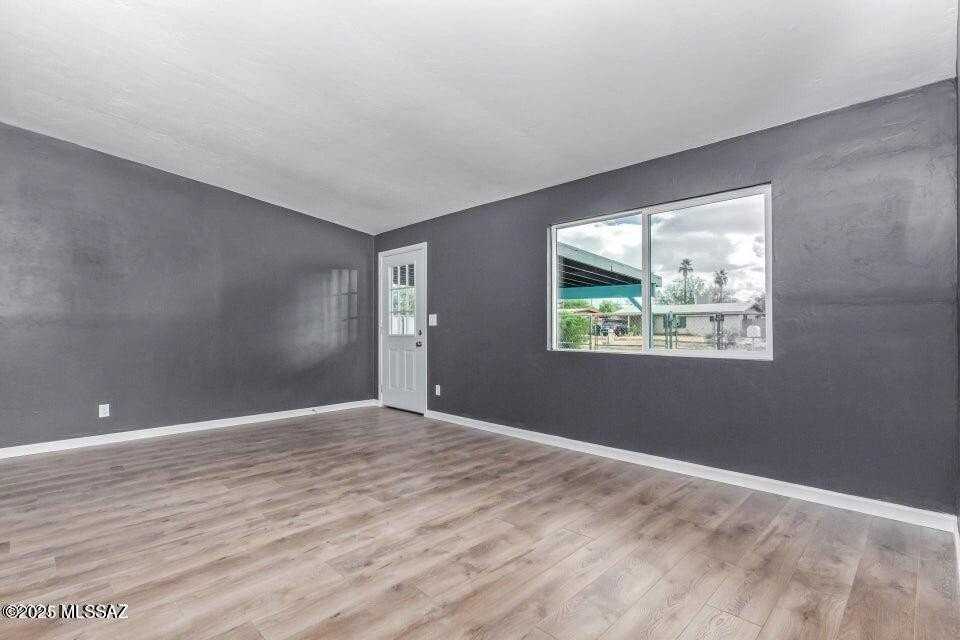 843 E Alturas St - Photo 3 of 23