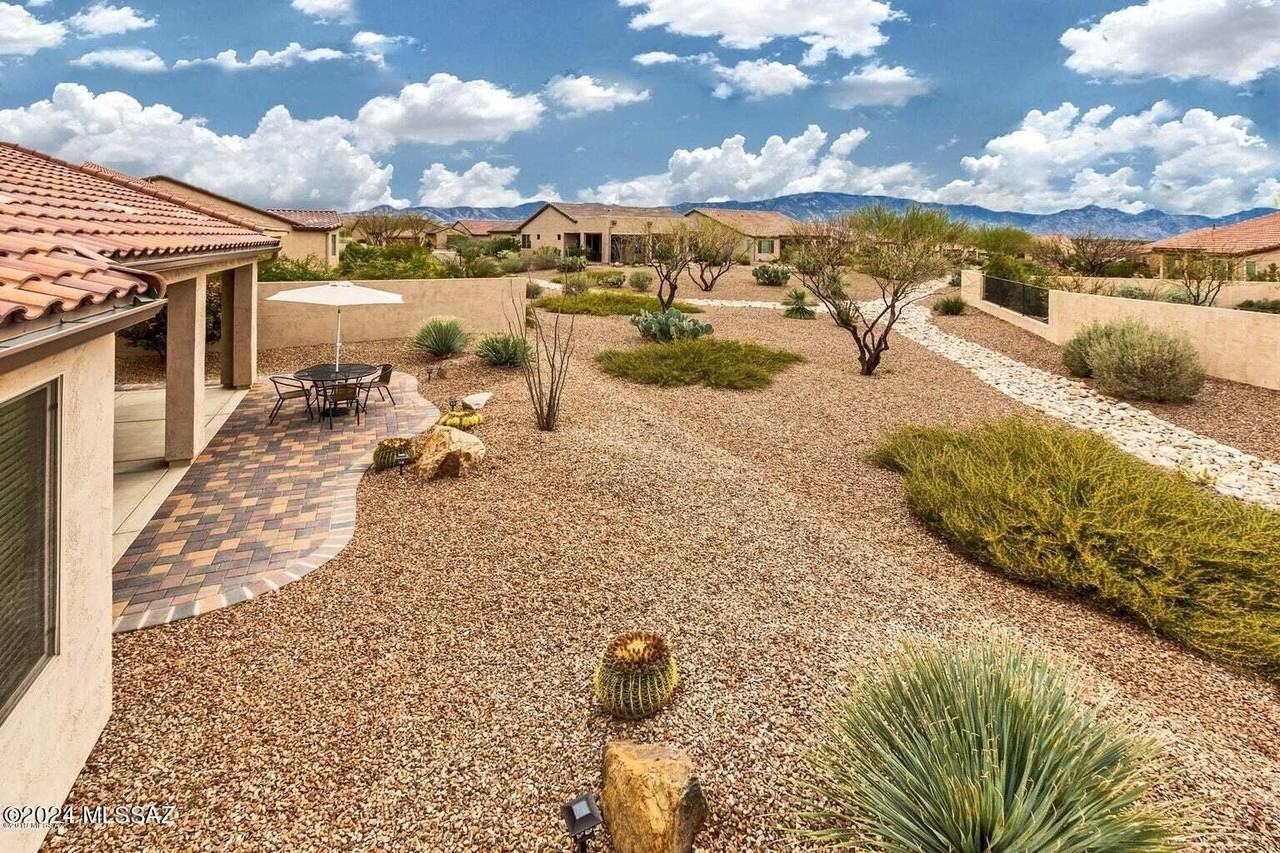 60065 E Arroyo Vista Dr - Photo 2 of 37