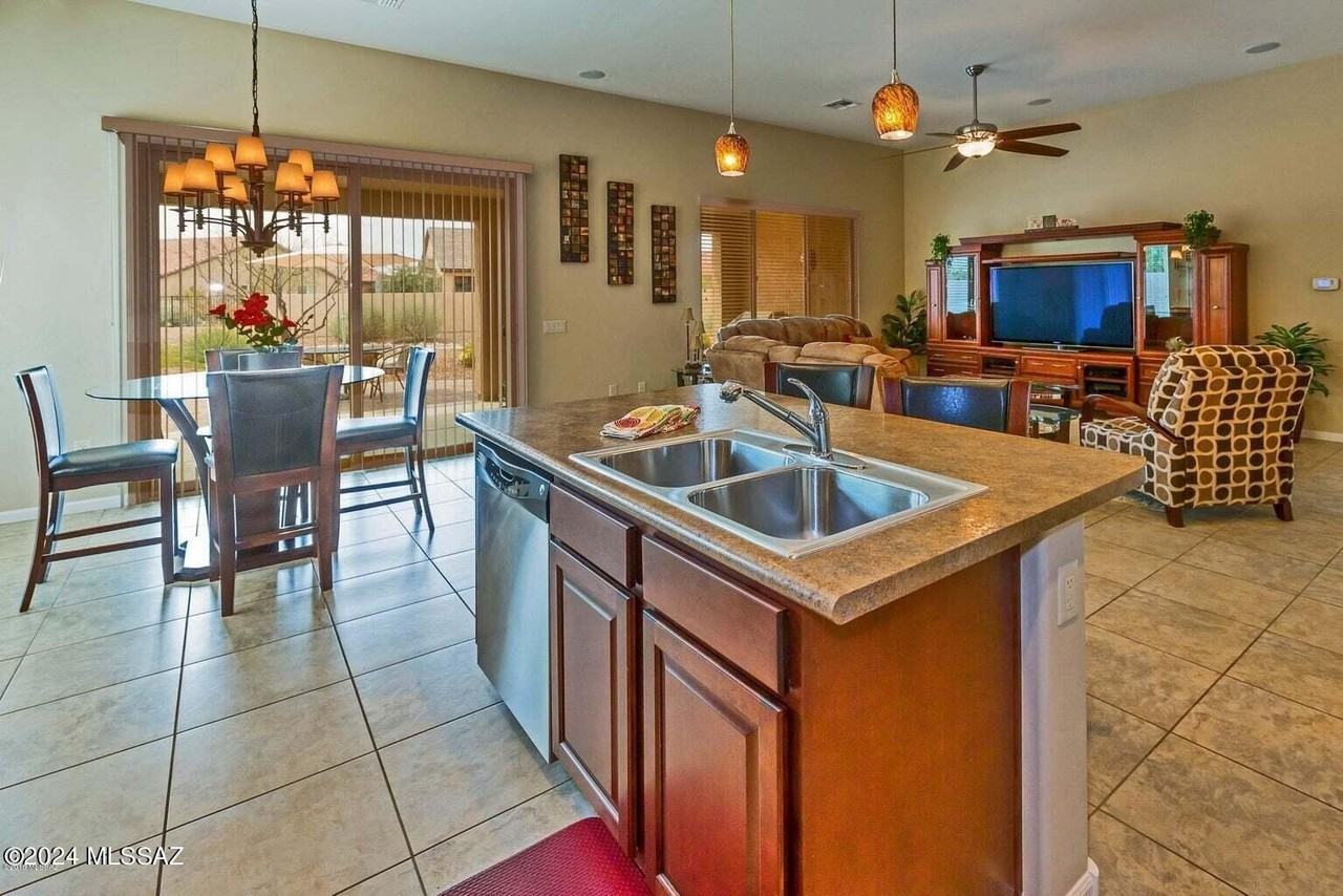 60065 E Arroyo Vista Dr - Photo 7 of 37