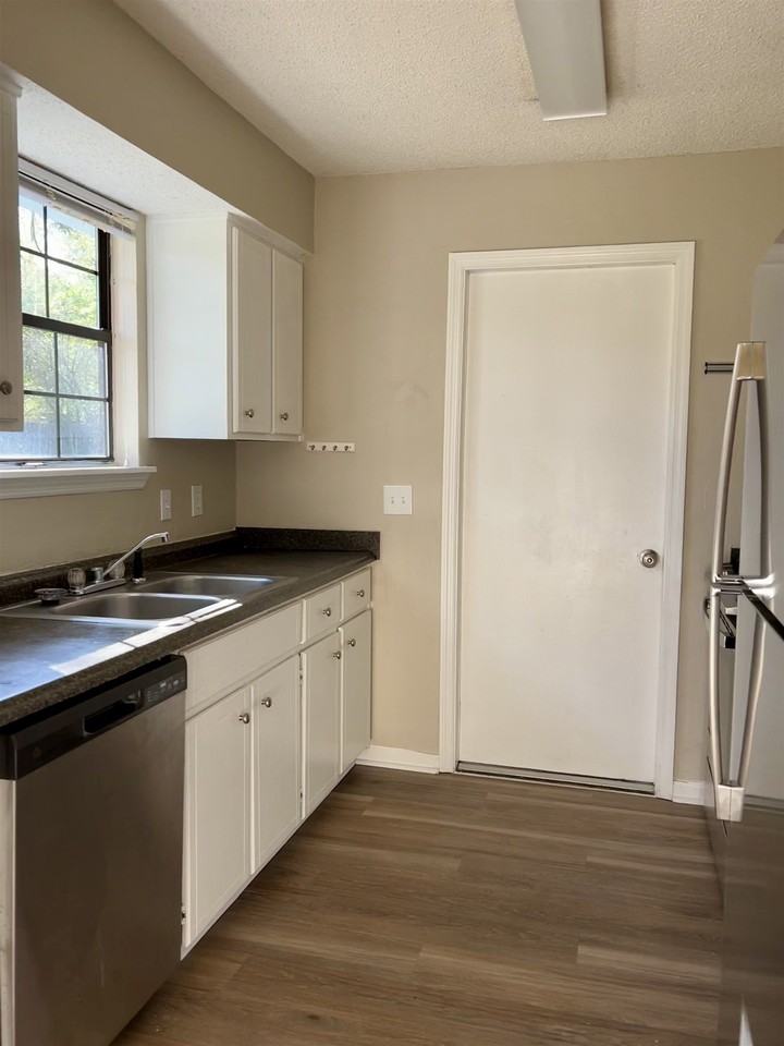 6913 Tomy Lee Trl - Photo 7 of 15