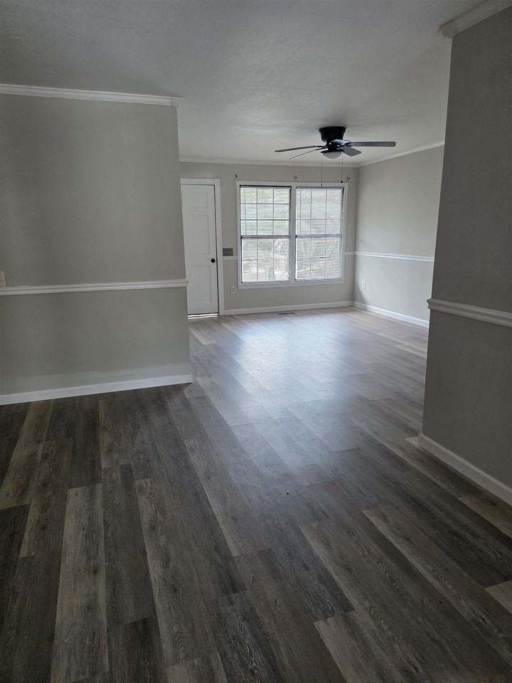 331 Robin Ave Nw - Photo 3 of 16