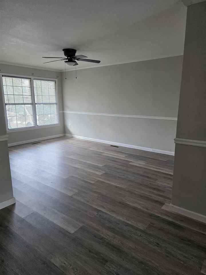 331 Robin Ave Nw - Photo 5 of 16