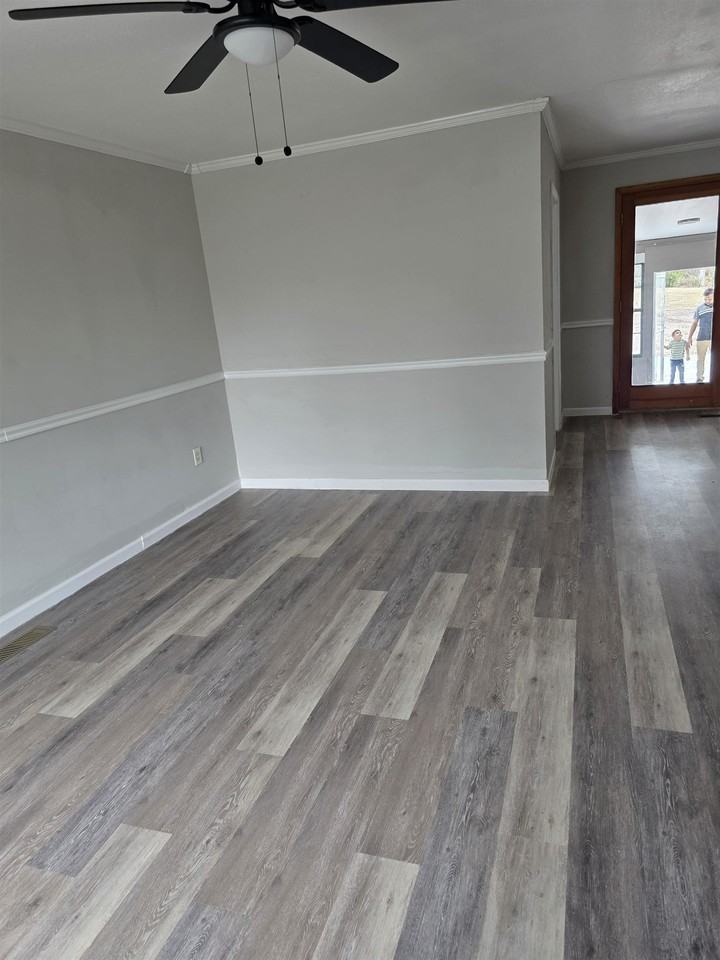 331 Robin Ave Nw - Photo 6 of 16