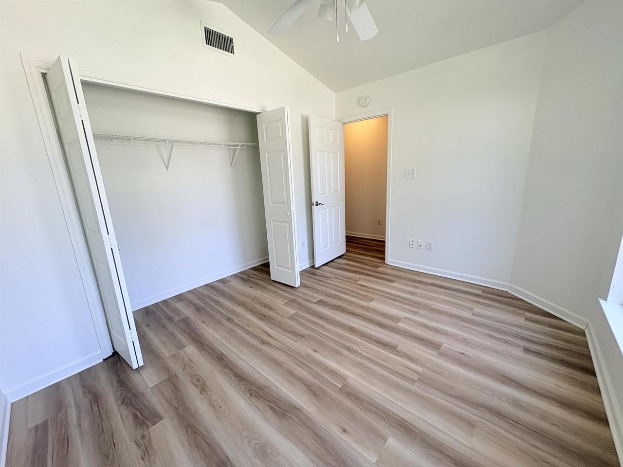 4428 Siesta Ct - Photo 5 of 28