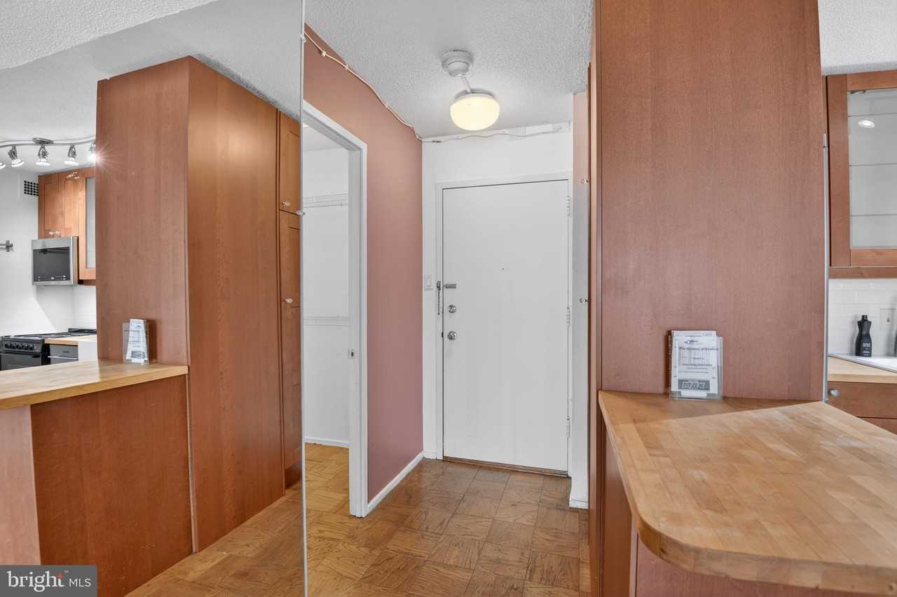 1301 Delaware Ave Sw #N602 - Photo 4 of 18