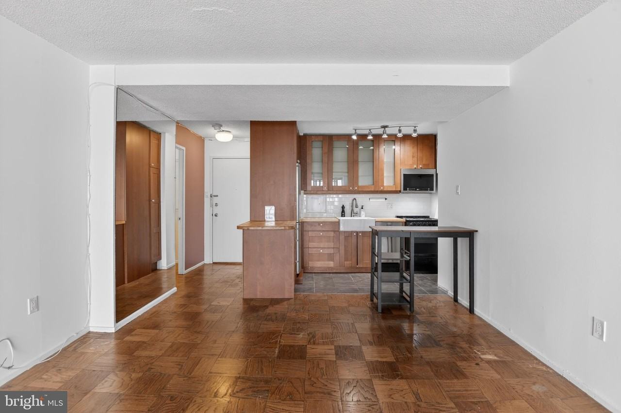 1301 Delaware Ave Sw #N602 - Photo 7 of 18