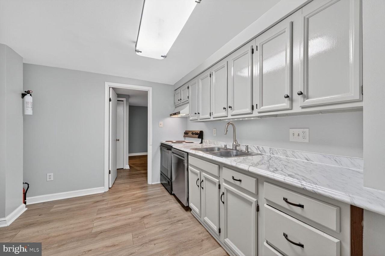 2007 Kalorama Rd Nw Apt B - Photo 6 of 17