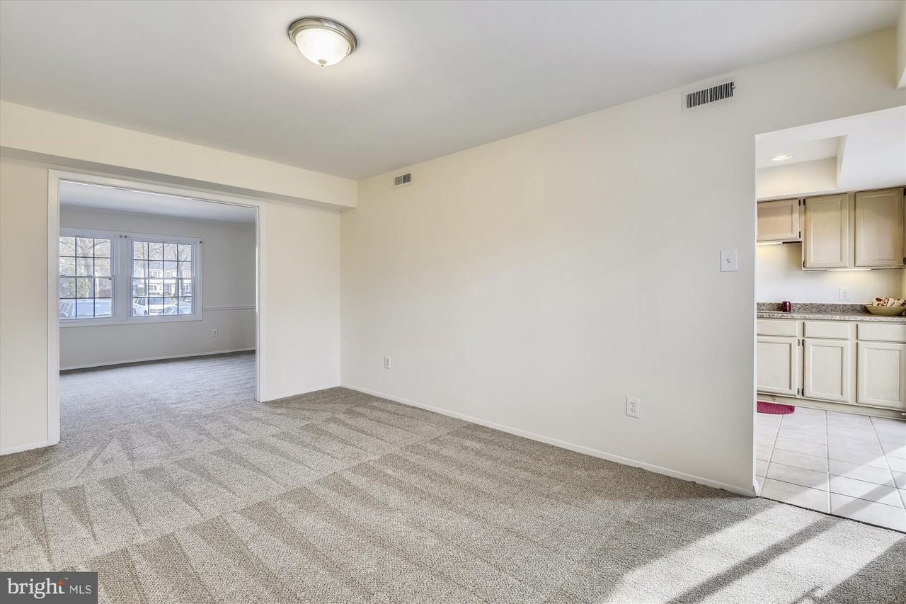 1752 Whitfield Ct - Photo 6 of 30