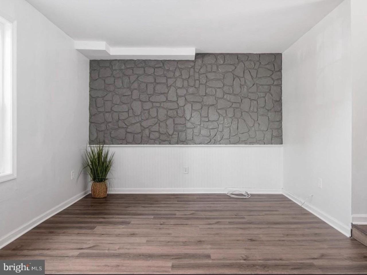 1468 Lowell Ct - Photo 3 of 23