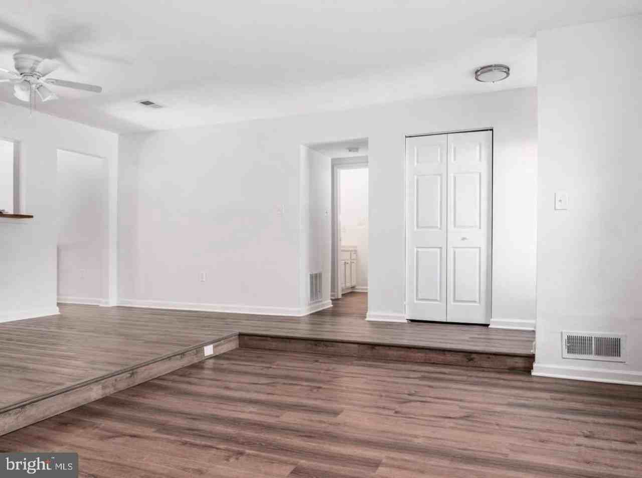 1468 Lowell Ct - Photo 4 of 23