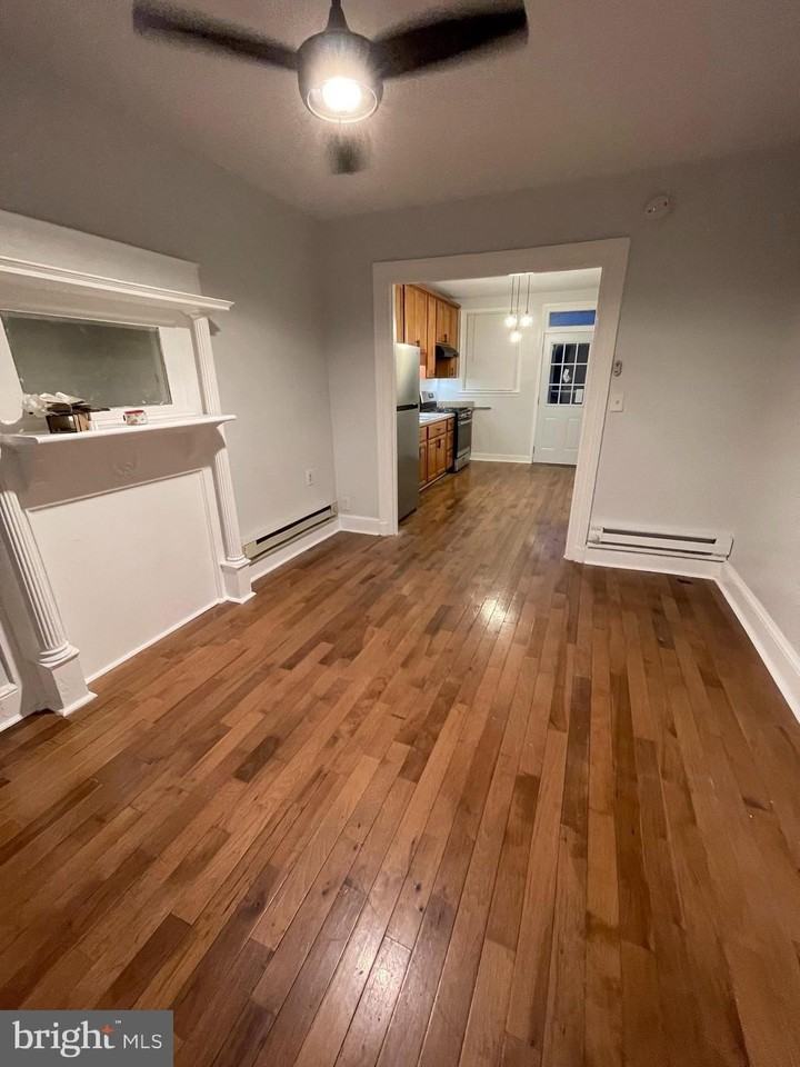 1137 W Lombard St - Photo 2 of 7