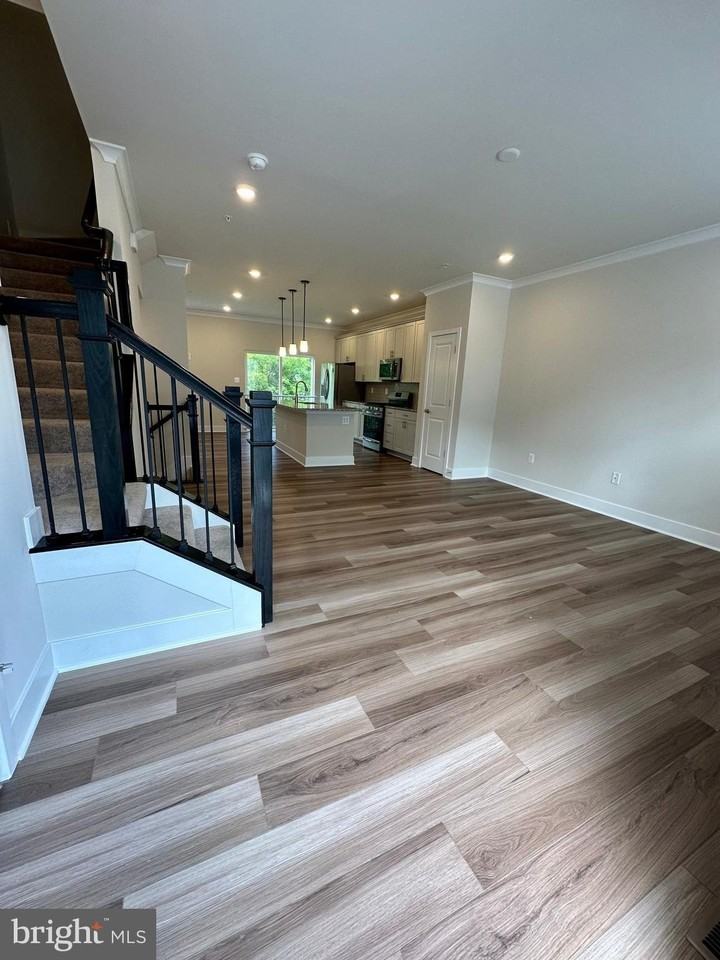 2318 Woodlands Rd - Photo 2 of 48