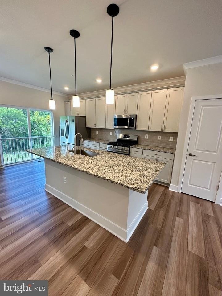 2318 Woodlands Rd - Photo 5 of 48