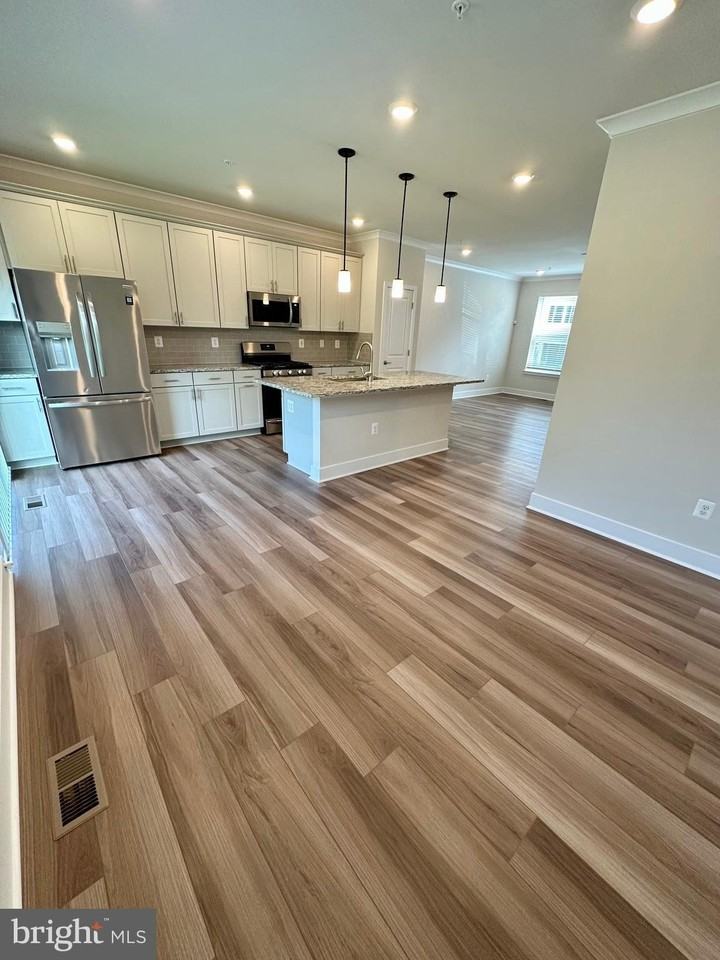 2318 Woodlands Rd - Photo 6 of 48