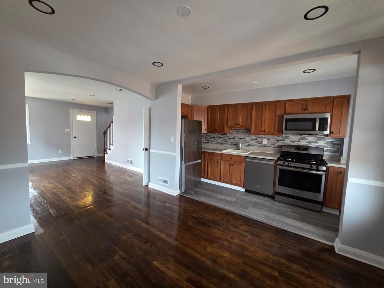 7545 Ives Ln - Photo 4 of 21