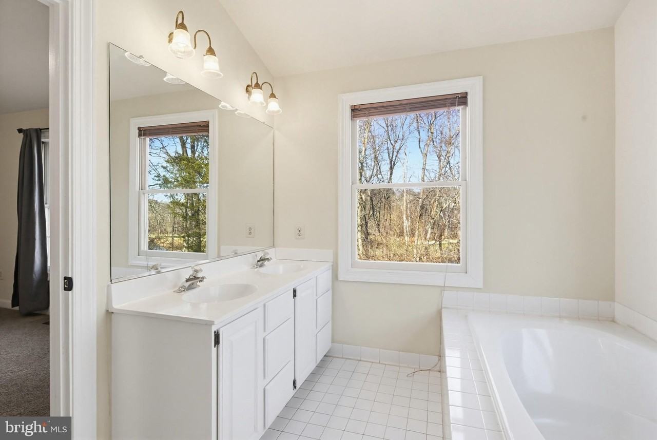 5604 April Journey - Photo 7 of 44