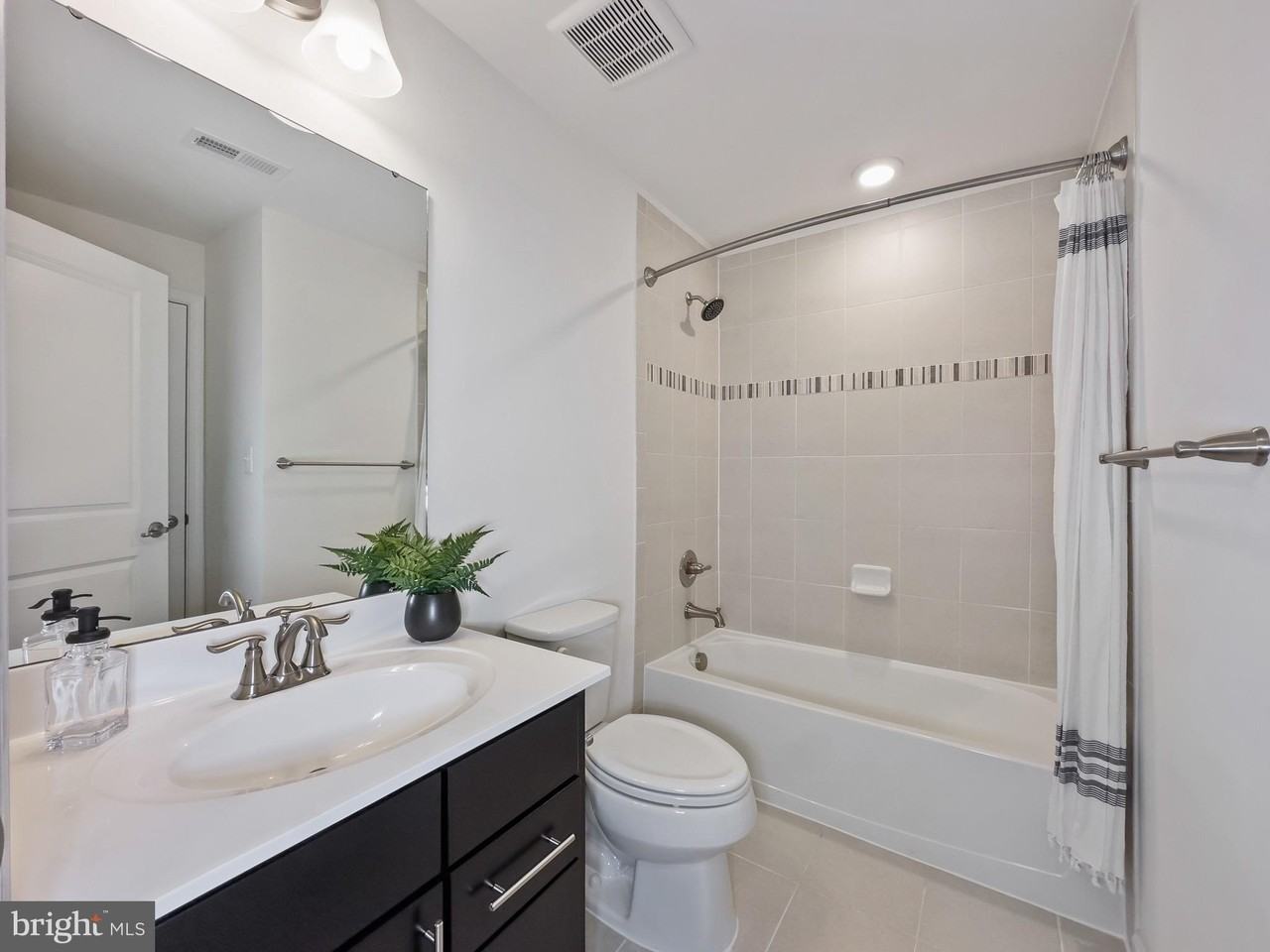 7607 Golden Slumber Ln - Photo 7 of 38