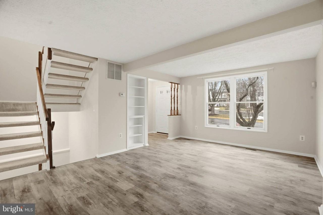 7727 Eagles Head Ct - Photo 3 of 30