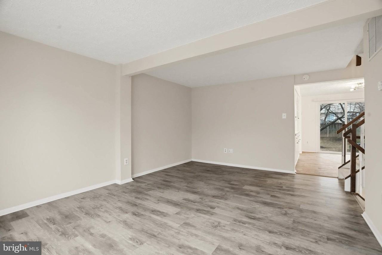 7727 Eagles Head Ct - Photo 5 of 30