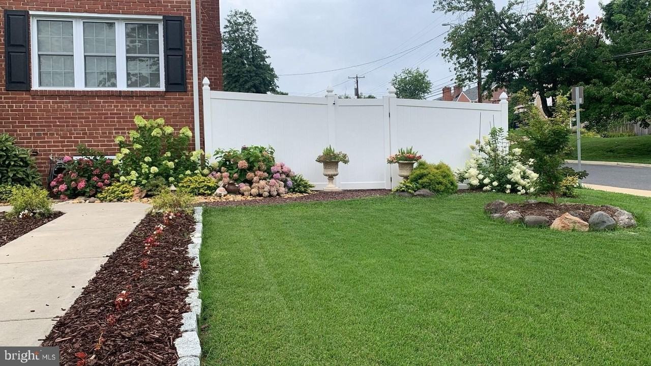 9006 Linton St - Photo 2 of 17