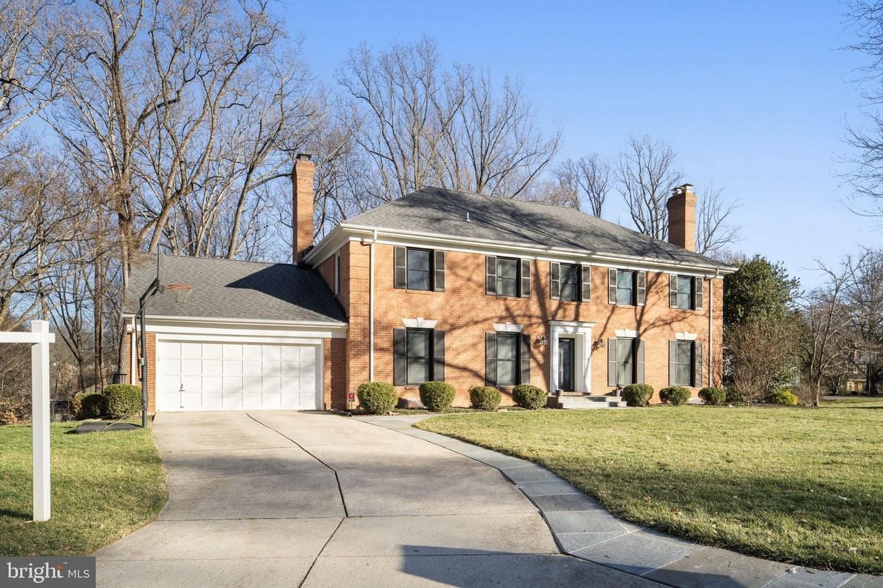 7501 River Falls Dr - Photo 2 of 50