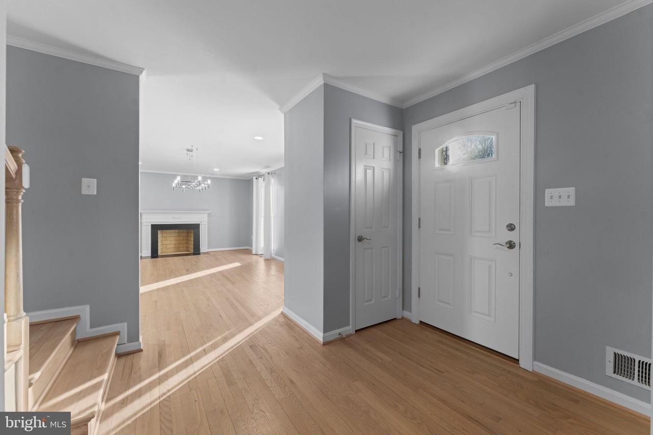 7501 River Falls Dr - Photo 6 of 50