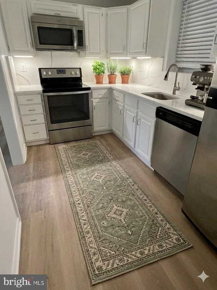 6728 Offutt Ln Unit 200a - Photo 4 of 7